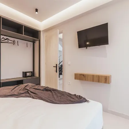 Infinity Theo Каламакион