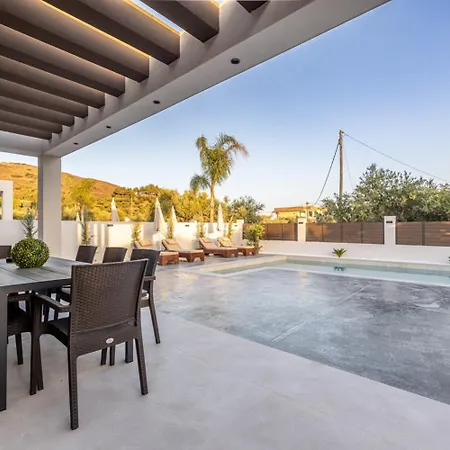 Villa Infinity Theo