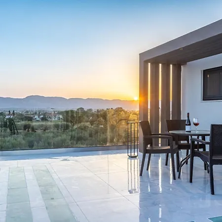 Infinity Theo Villa *