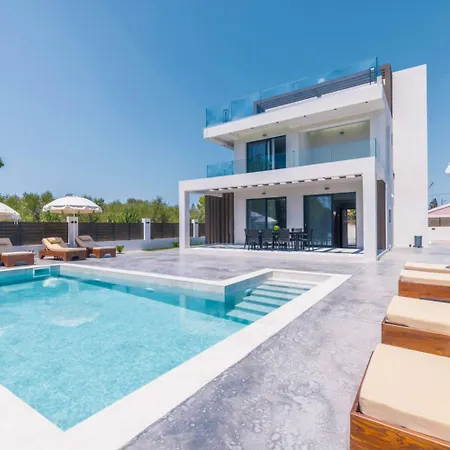 Infinity Theo * Kalamákion