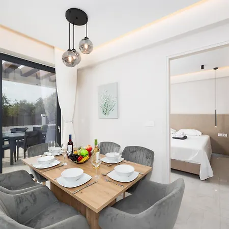 Vilă Infinity Theo *