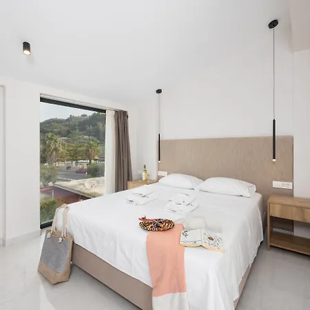 Infinity Theo Kalamákion