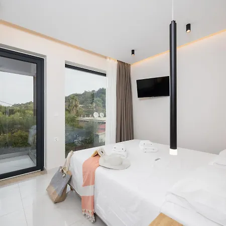 Infinity Theo Kalamákion