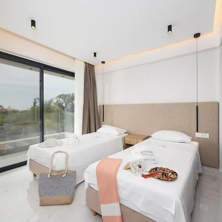 Infinity Theo Kalamákion