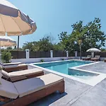 Villa Infinity Theo Kalamákion