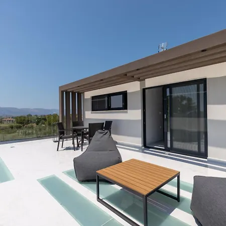 Villa Infinity Theo