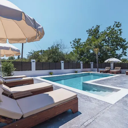 Vila Infinity Theo Kalamákion