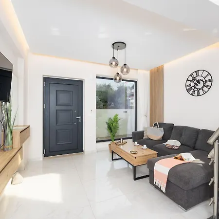 Villa Infinity Theo *