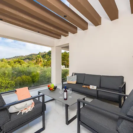 Villa Infinity Theo *