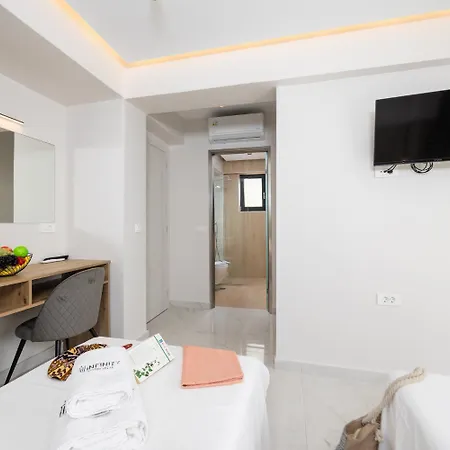 Villa Infinity Theo